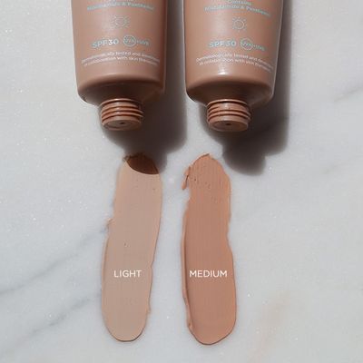 Dream Cream Tinted Moisturizer Universal Light